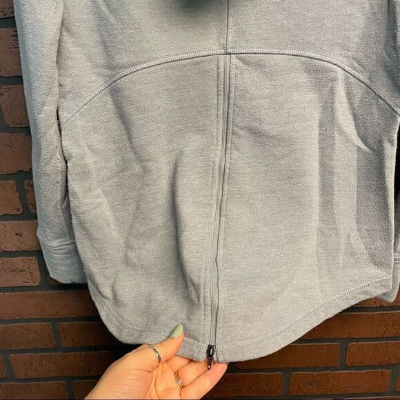 The North Face Womens Gray Pullover Sweatshirt - Picture 6 of 7